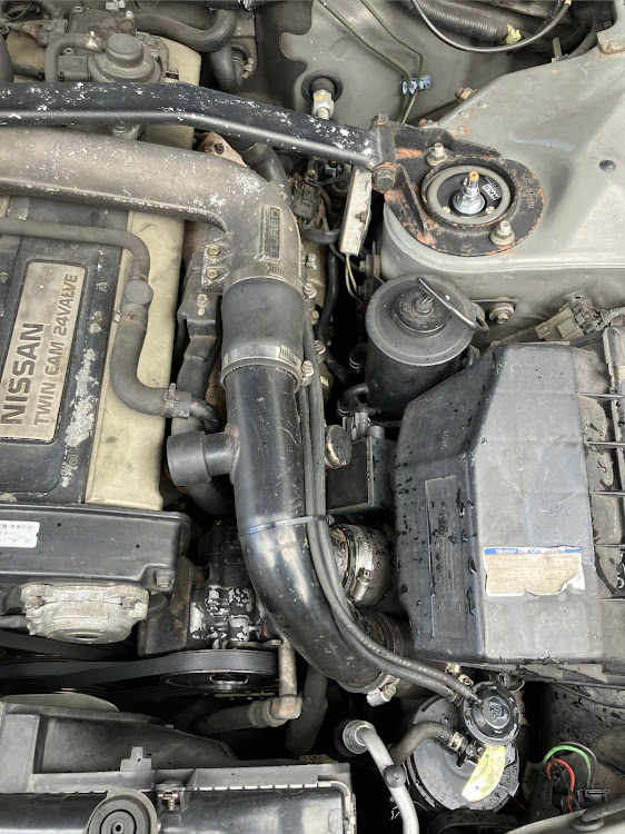 スカイラインのGTS-t TypeM・スタッドボルト交換・rb20det・整備・修理・排気漏れに関するカスタム事例の投稿画像2枚目