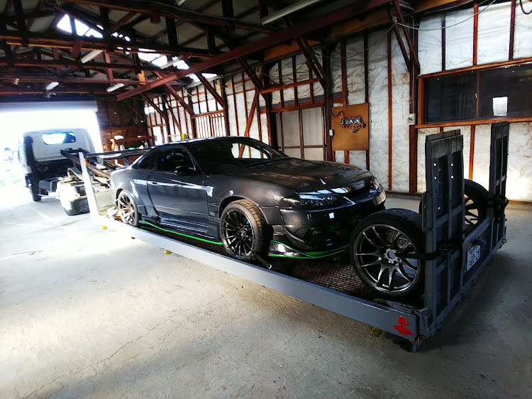 シルビアのs15シルビア・積載車・動画・ガレージ・フルフラットに関するカスタム事例の投稿画像1枚目