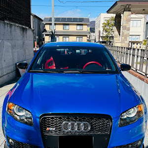 RS4 セダン B7