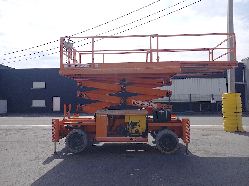 Picture of a HOLLAND LIFT Q-135DL24 4WD/P/N