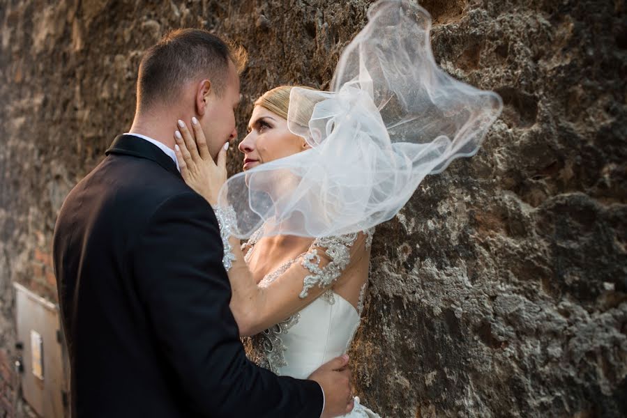 Fotógrafo de bodas Kuba Zdanowicz (kubazdanowicz). Foto del 2 de febrero 2019