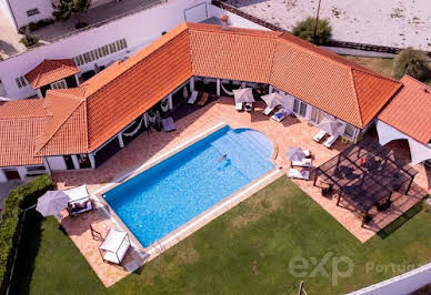 House with pool 4