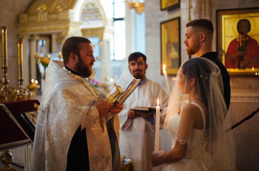 Fotógrafo de casamento Anastasiya Cvetkova (luckyones). Foto de 17 de abril 2019