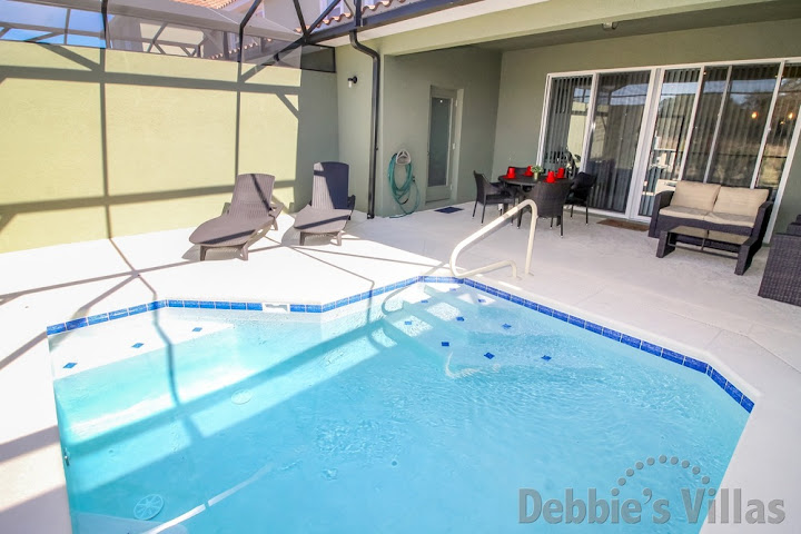 Easy access steps and handrail into the pool on Solterra