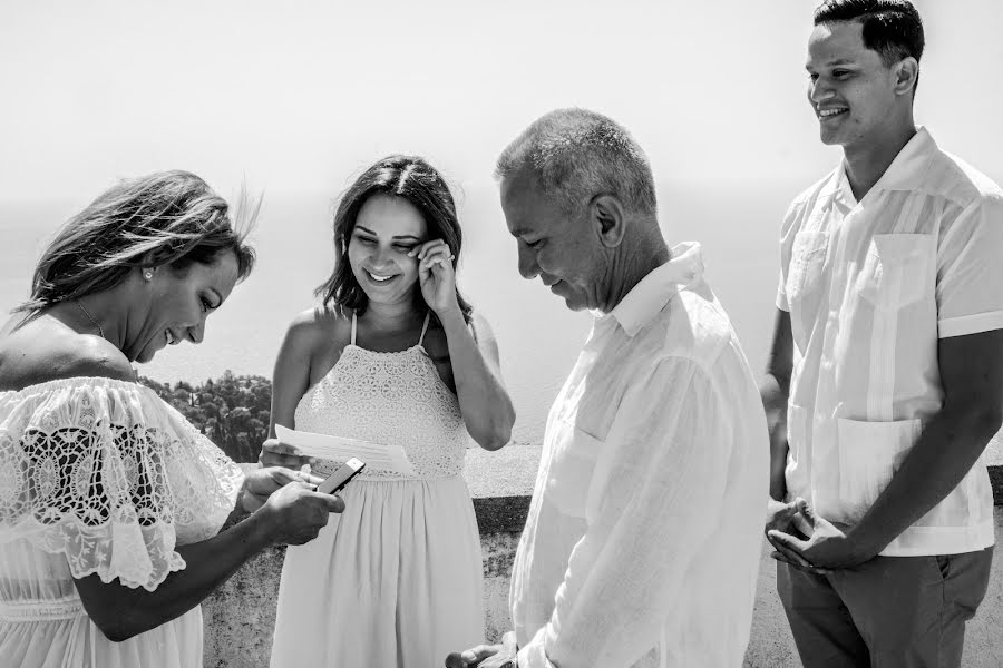 婚禮攝影師Francesco Rimmaudo（weddingtaormina）。5月8日的照片