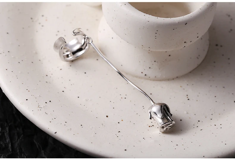 Title 6, Boucles doreilles clip rose en argent sterling...