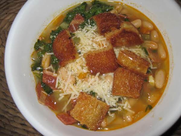 Turkey Bacon, Cannelini Bean and Vegetable Soup_image