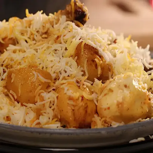 Kolkata Style Chicken Dum Biryani