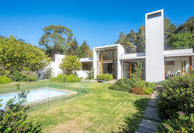 House with garden and terrace 2