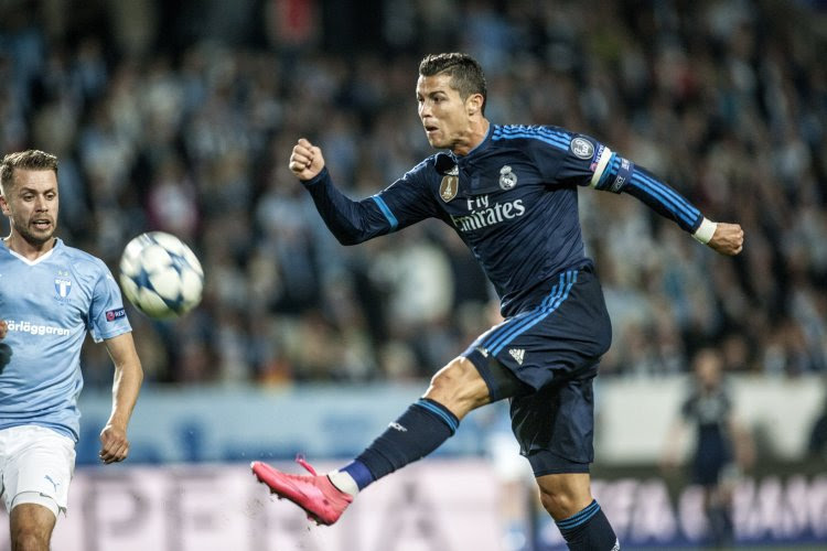 Cristiano Ronaldo frotte la manche du Paris Saint-Germain