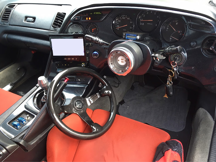 スープラのステアリングに関するカスタム事例の投稿画像2枚目