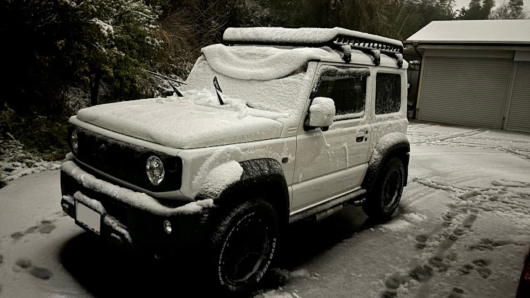 ジムニーシエラの雪が積もった・野生のジムニー・JB74・アトレー　S710V・大雪警報発令中に関するカスタム事例の投稿画像1枚目
