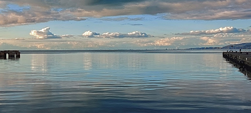 Tra cielo e mare auguri a tutti, per un anno migliore.  di terazuc