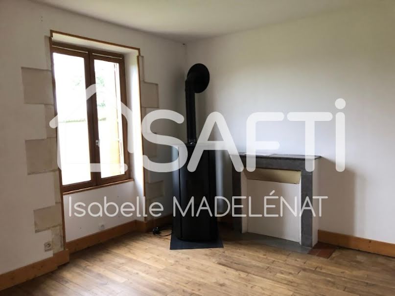 Vente maison 5 pièces 121 m² à Pleuville (16490), 116 000 €