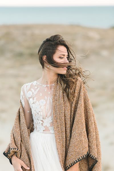 Fotógrafo de casamento Vlada Karpovich (isolation). Foto de 11 de janeiro 2017