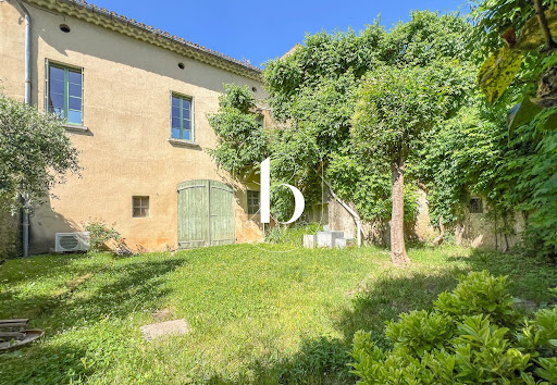 House with terrace 1