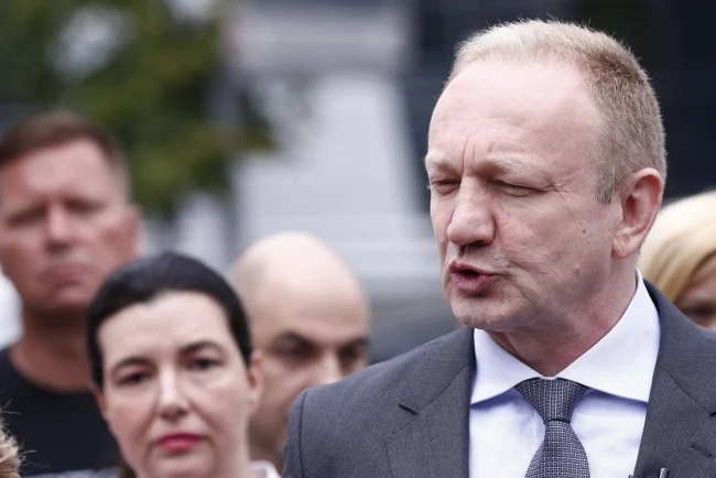 Đilas: Samo su nam falsifikovane izjave falile, dobro je da se to zabrani