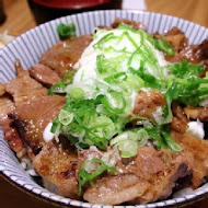 滿燒肉丼食堂