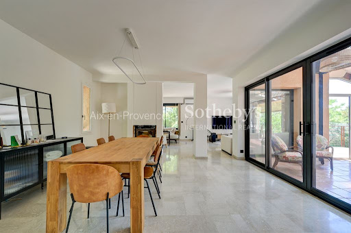 House with pool and terrace 5