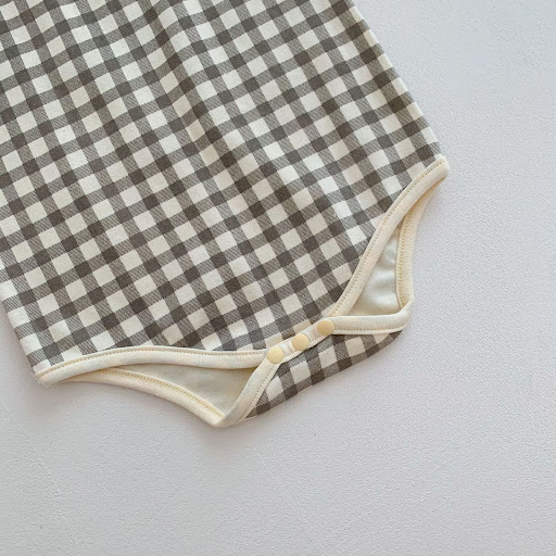 Title 4, Sling Wrapped Fart Coat Triangle Harness Baby C...