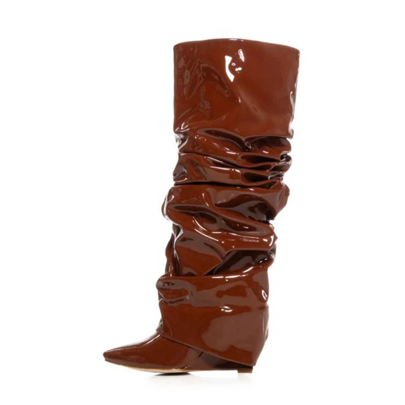 Bottines camouflage grande taille à bout pointu et couture, style poil haut, avec talon compensé. Confort et élégance pour l'automne et l'hiver.