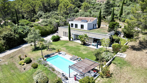 Villa with pool and terrace 4