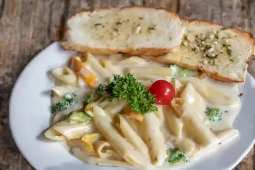 White Sauce Mushroom Penne Pasta