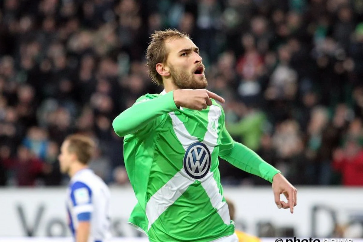 Dost enfile les buts, Wolfsburg creuse l'écart