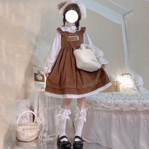 Title 6, Puffy Pouf Dress With Flying Sleeves. Experienc...