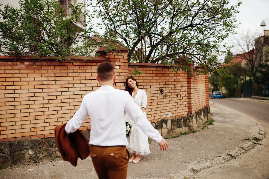 Wedding photographer Oksana Zagrodska (oksana2019). Photo of 9 May 2019