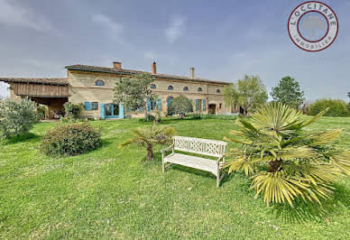 Maison avec piscine et terrasse 1