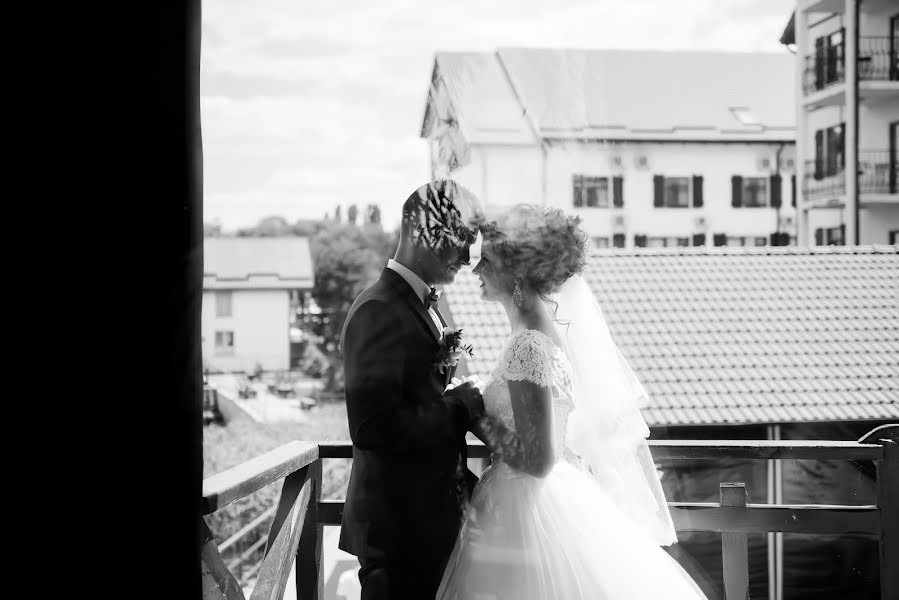 Wedding photographer Alena Belousova (alain). Photo of 18 June 2017