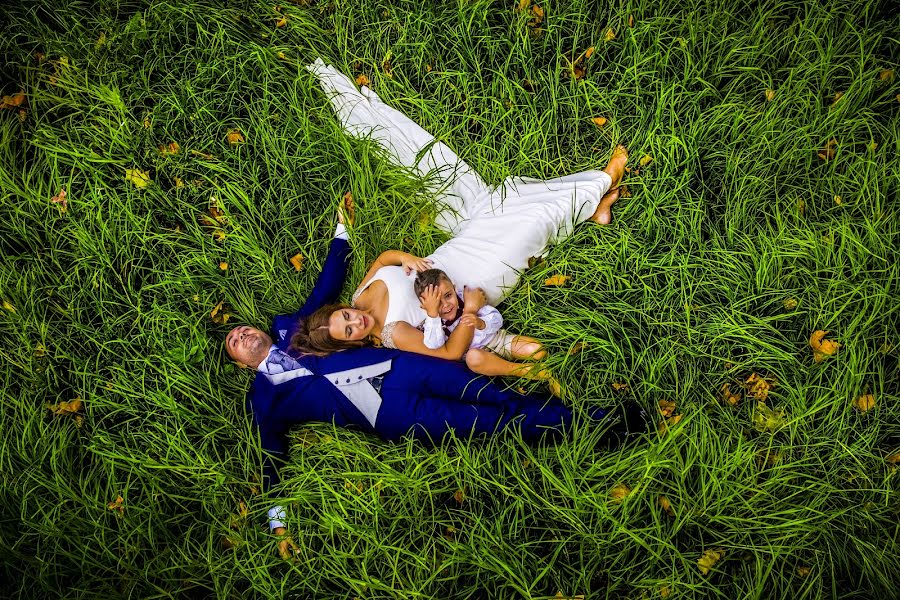 Fotógrafo de casamento Santi Garcia Rodriguez (santigarciar). Foto de 18 de março 2021