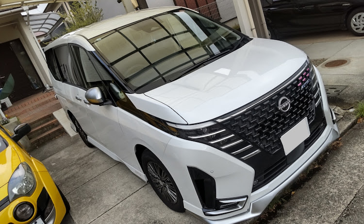 セレナのセレナピンク化計画・グリルブラックアウト化・3Mグロスブラック・嫁さんの車に関するカスタム事例の投稿画像11枚目