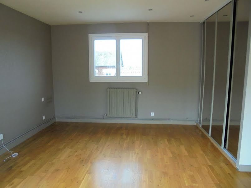 Location  appartement 1 pièce 85 m² à Laon (02000), 650 €