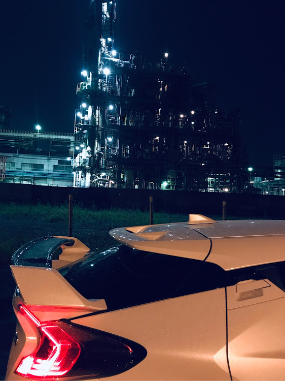C-HRの工場夜景・萌え・夜中のドライブに関するカスタム事例の投稿画像1枚目