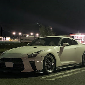 NISSAN GT-R