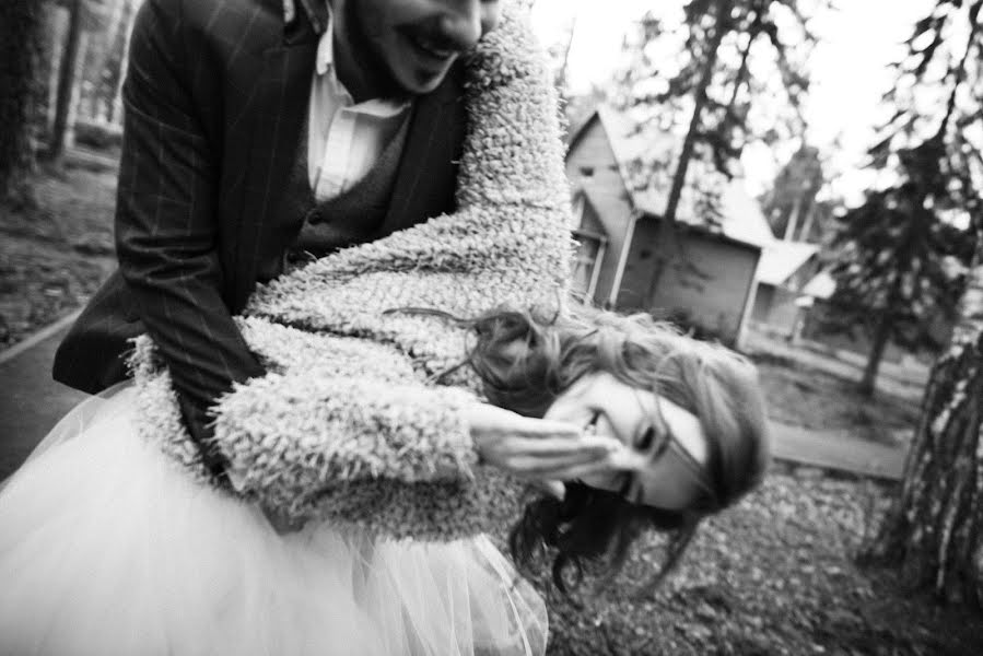 Fotógrafo de casamento Roman Sergeev (romannvkz). Foto de 24 de maio 2017
