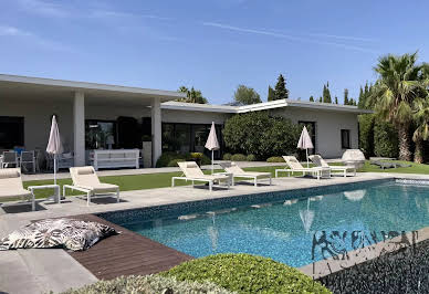 Villa with pool 13