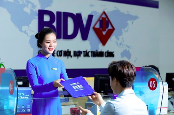 Hình ảnh đồng phục áo dài ngân hàng BIDV