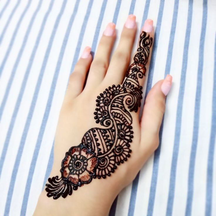 Simple Mehndi designs