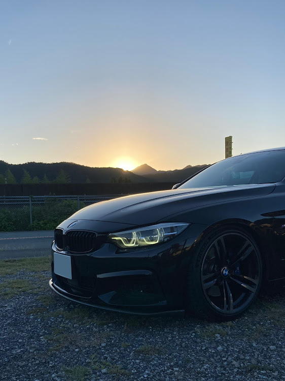 4シリーズ クーペのcoupé・10月もよろしくお願いします・ウォータースポット嫌い・ドライブ・マジックアワーと愛車に関するカスタム事例の投稿画像1枚目