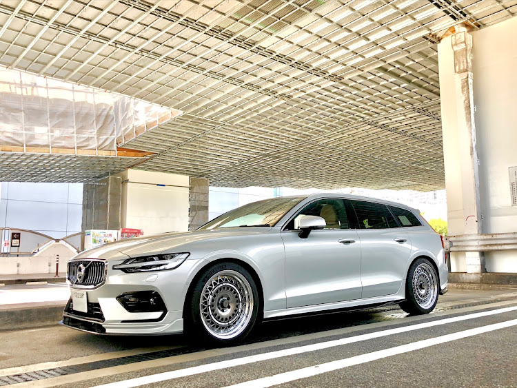 V60のSSRフォーミュラエアロメッシュ・R-design・マクストンデザイン・VST・PickUpCarsで会いましょうに関するカスタム事例の投稿画像2枚目