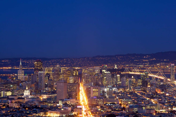 The night skyline of San Francisco seen from Twin Peaks.