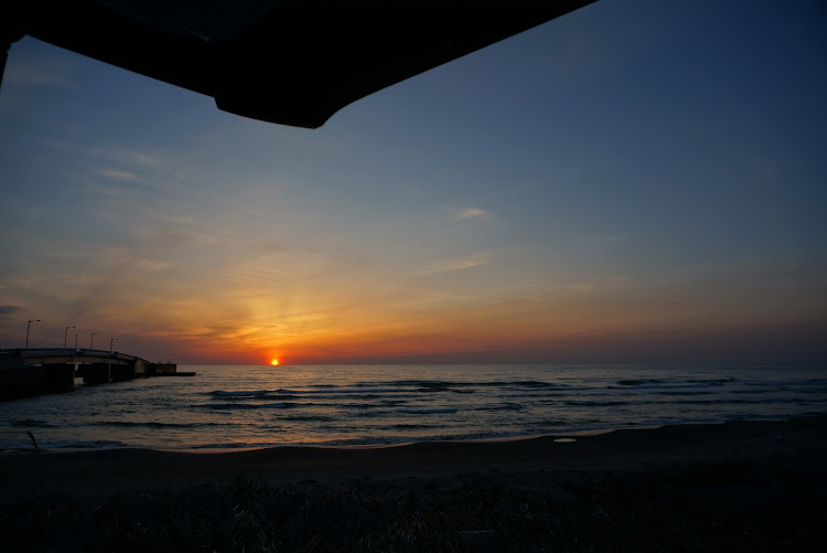エレメントの車中泊・海・夕陽・日本酒に関するカスタム事例の投稿画像8枚目