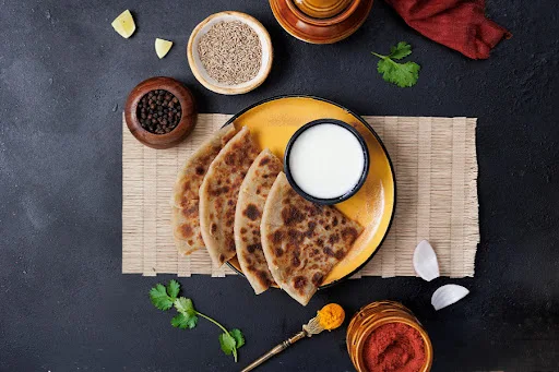 Aloo Paratha With Dahi