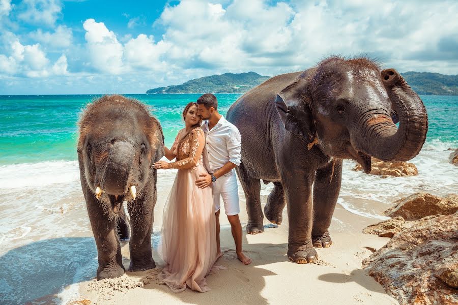 Fotógrafo de casamento Elizaveta Parkhomuk (elissa). Foto de 3 de fevereiro 2019