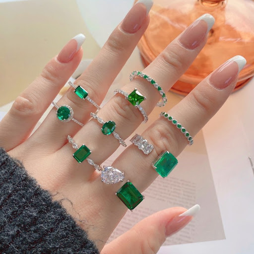 Title 15, High Carbon Diamond Sapphire Green Ring. Experi...