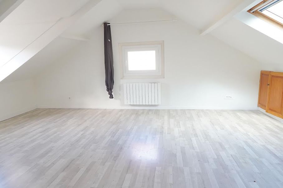 Location  appartement 3 pièces 43 m² à Amiens (80000), 550 €