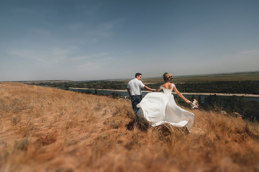 Fotógrafo de casamento Marina Abashina (pro2m). Foto de 23 de agosto 2017